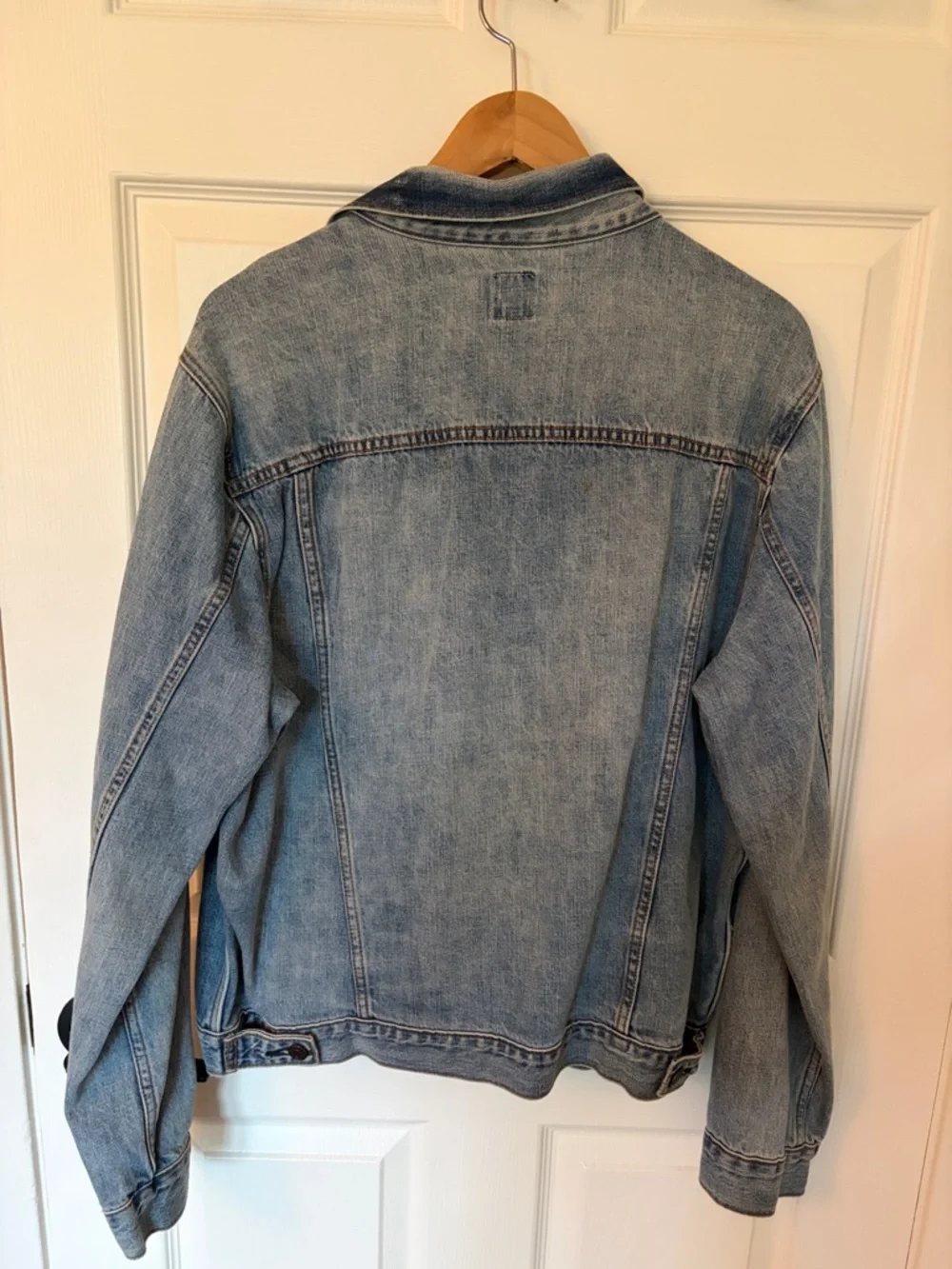 GAP Men’s Light Blue Washed Denim Jacket